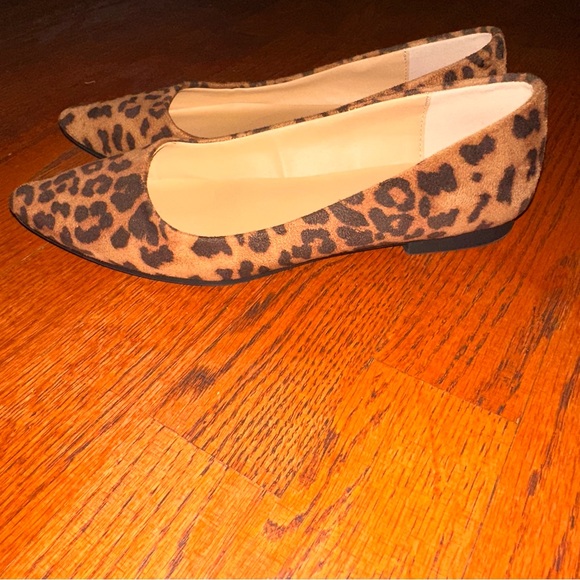 Chic Leopard Print Women's Ballet Flats - Picture 5 of 7